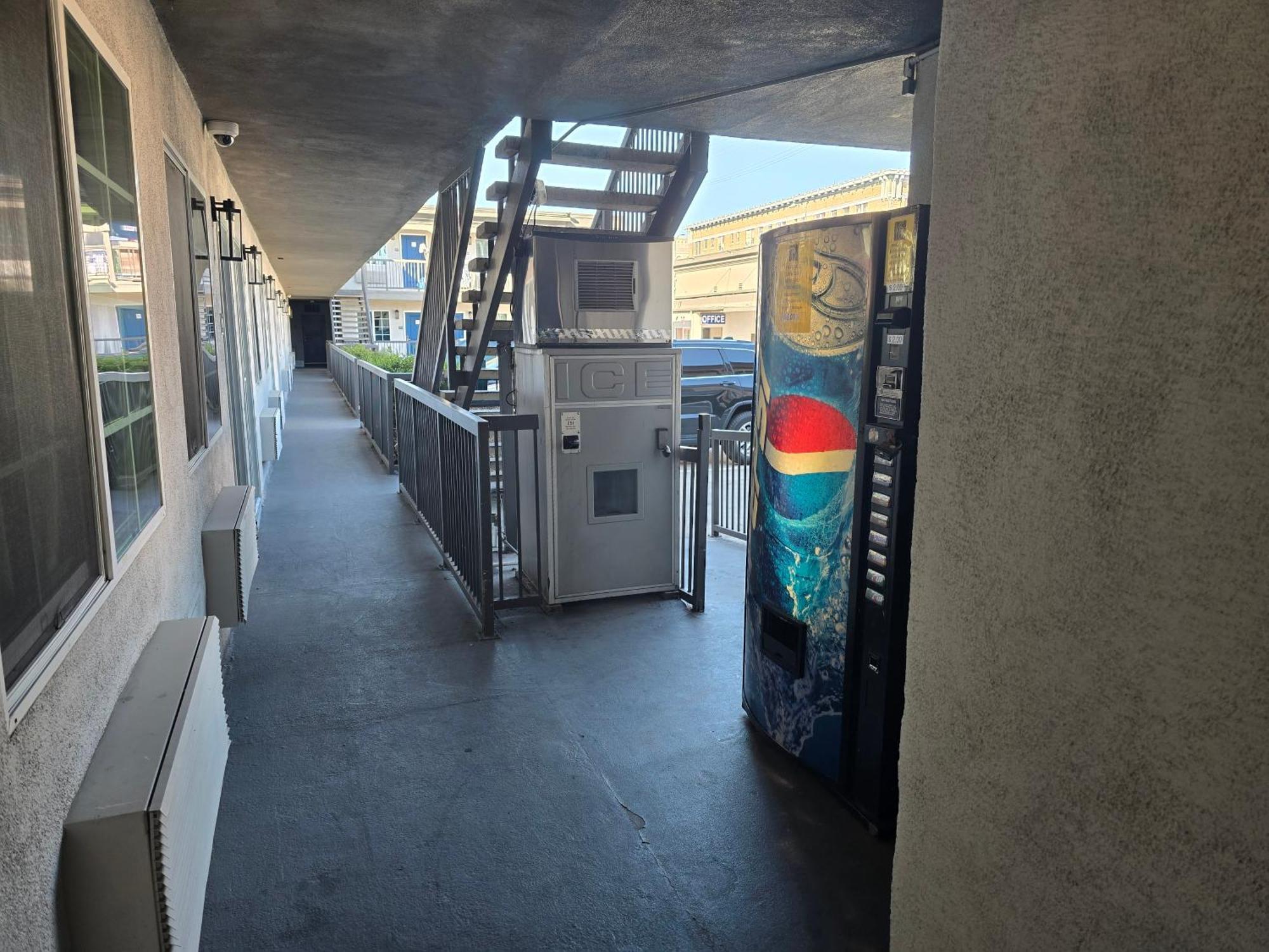 6 Angeles, Ca - Downtown Motel 4*